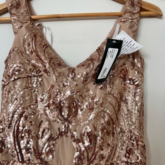 Brand new never been worn Betsy and Adam sequence gold dress. - Picture 4 of 10